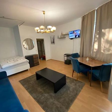 Apartment With Balcony เบอร์ลิน ภายนอก รูปภาพ