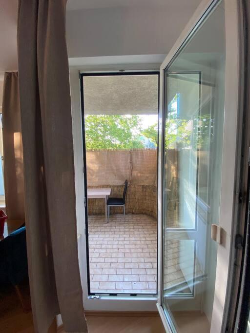Apartment With Balcony เบอร์ลิน ภายนอก รูปภาพ